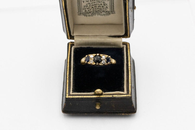 Bague 63 Bague en or jaune, saphirs et diamants, première moitié du XXe siècle 58 Facettes 11559