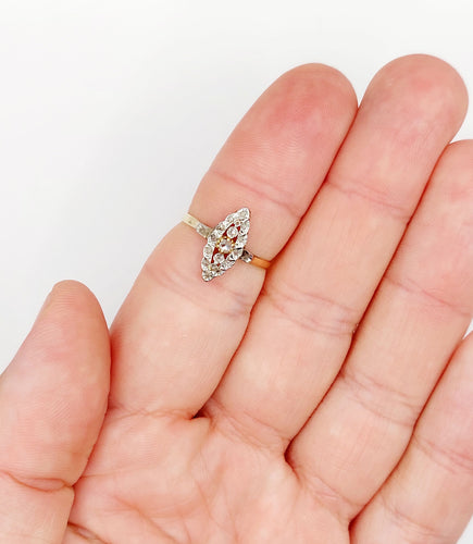 Marquise ring van geelgoud, Platina en diamanten (circa 1900) 