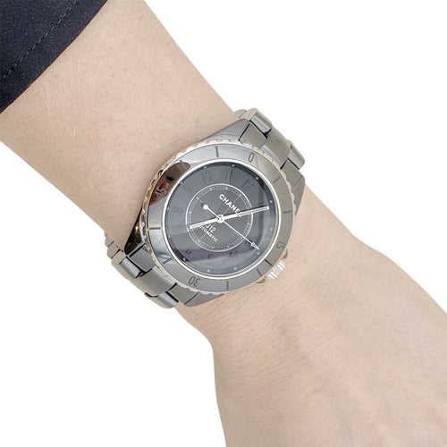 Montre Montre Chanel, "J12 Phantom", céramique noire, acier. 58 Facettes 35139