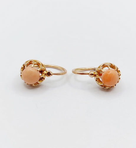 Boucles d'oreilles Dormeuses antique or rose 18k cabochon de corail (circa 1900) 58 Facettes A06119