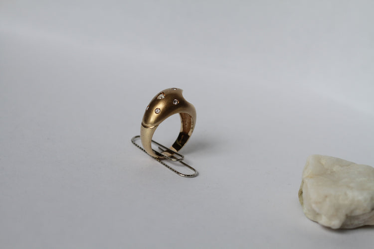 Bague 54 Bague Retro or jaune, diamants ronds et diamant trillion 58 Facettes