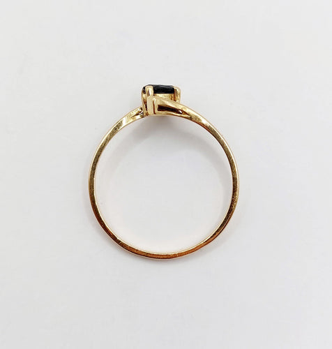 Bague 54 Bague vintage or jaune, saphir navette et diamants 58 Facettes A05234