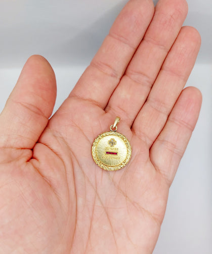 Augis - Pandantiv medalie de dragoste 23 mm din aur de 18k cu diamant și rubin 