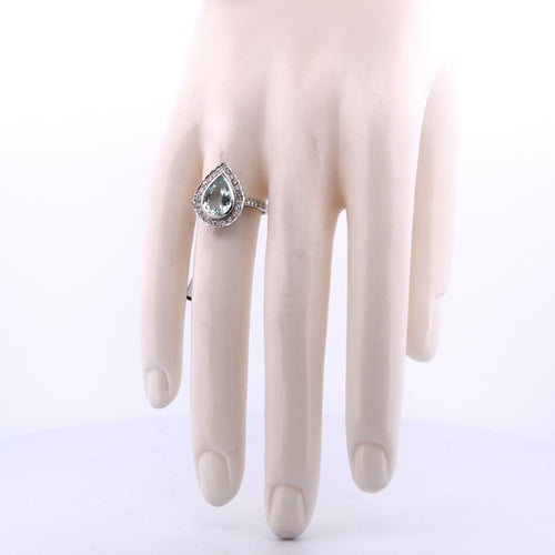 Bague 54 Bague en or blanc avec aigue-marine et diamant 58 Facettes