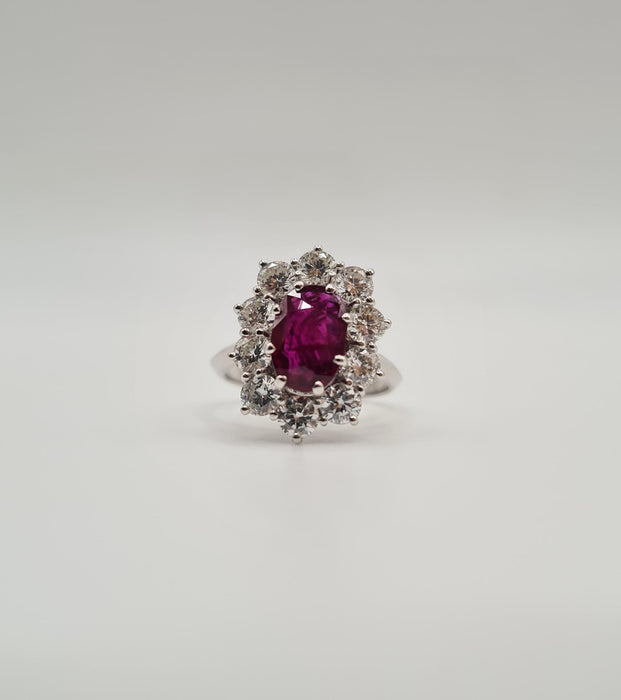 White gold ring set with a ruby and diamonds