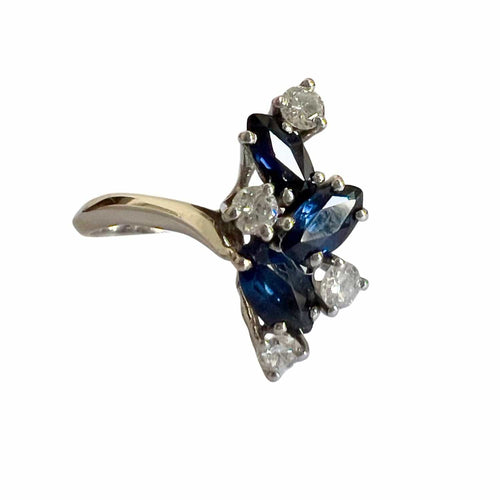 Bague 51.5 Bague Art Déco 1945 en or blanc avec diamants et saphirs 58 Facettes Q326B(965)