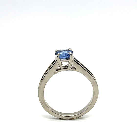 Bague 53 Bague Or Blanc 18 Carats Saphir et Diamants 0.800 Carats 58 Facettes