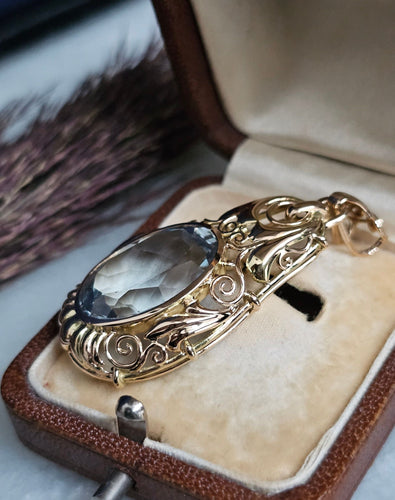 Pendentif Pendentif style néo-victorien en or jaune 14 carats et spinelle bleu 58 Facettes 511