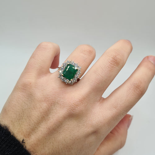 Bague 53.5 Bague or blanc, émeraude et diamants 58 Facettes