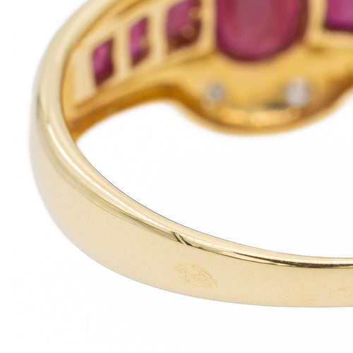 Ring i gult gull, hvitt gull, rubin, diamant 