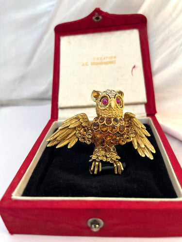 Broche CHAMPAGNAT broche en or jaune stylisant un hibou, travail français vers 1960 58 Facettes 042303.03