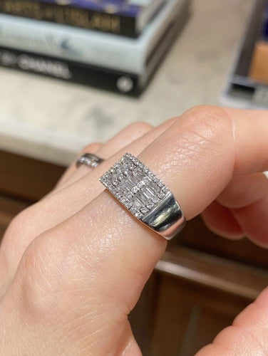 Bague 53 Bague en or blanc et diamants 58 Facettes