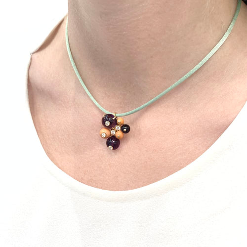 Pendentif Pendentif Cartier "Délices de Goa" en or jaune, améthystes, corail et diamants. 58 Facettes 34809