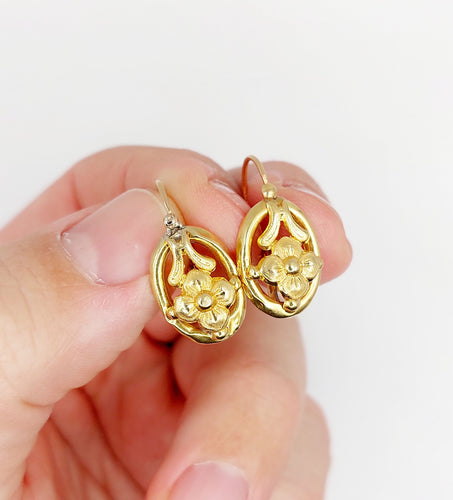 Boucles d'oreilles Dormeuses victoriennes or fleurs (circa 1890) poissardes 58 Facettes A06257