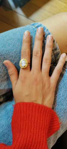 Bague 55 Bague ancienne camée coquille sur or jaune 58 Facettes 590