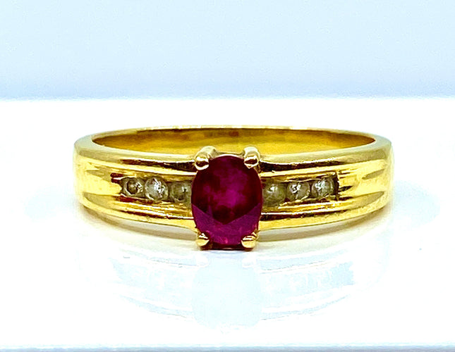 Bague 54 Bague en or jaune 18 carats en rubis et diamants 58 Facettes AB325