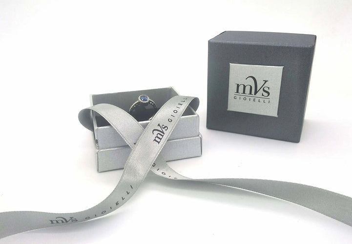 Bague 55 Bague en or blanc avec saphir de 0,70 ct et diamants 58 Facettes 6726