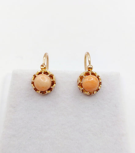 Boucles d'oreilles Dormeuses antique or rose 18k cabochon de corail (circa 1900) 58 Facettes A06119