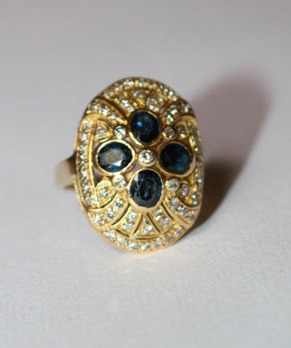 Bague 52.5 Bague ovale or jaune, saphirs et diamants 58 Facettes 587
