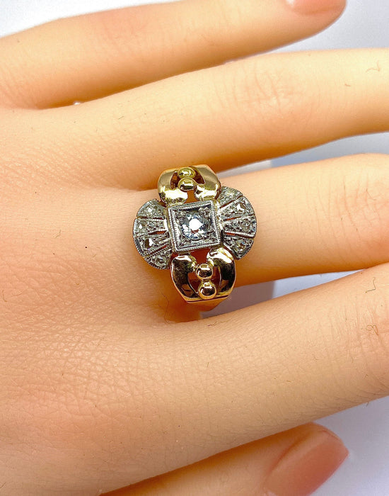 Bague 56 Bague or jaune diamants, vers 1930 58 Facettes AB449