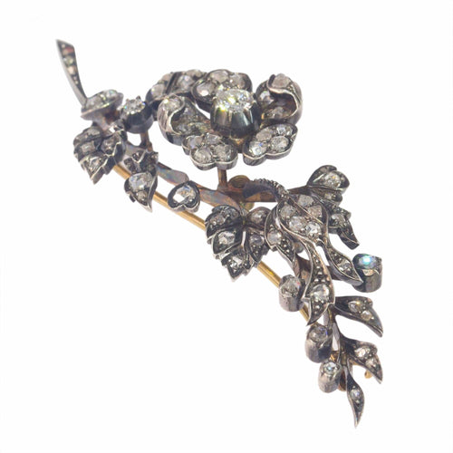 Montre L'étreinte de la nature : une branche de fleur victorienne en diamants 58 Facettes 23054-0122