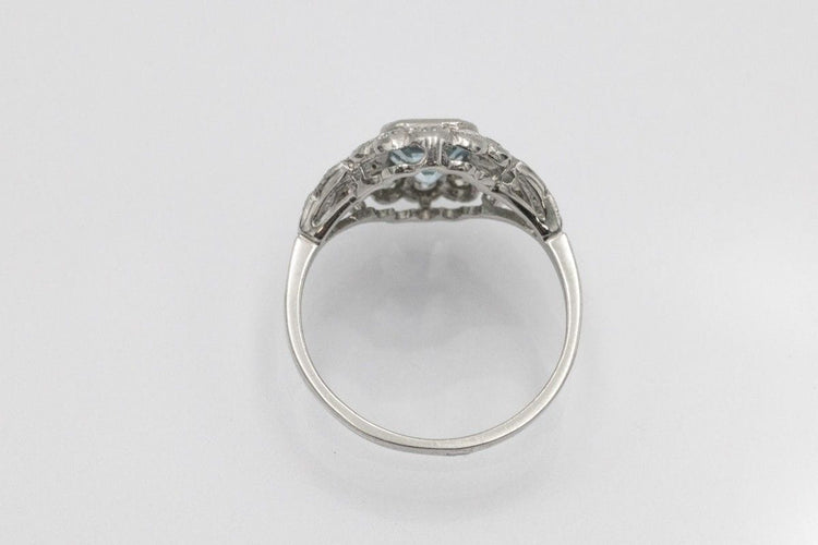 Bague Bague géométrique en platine avec aigue-marine et diamants 58 Facettes 11701