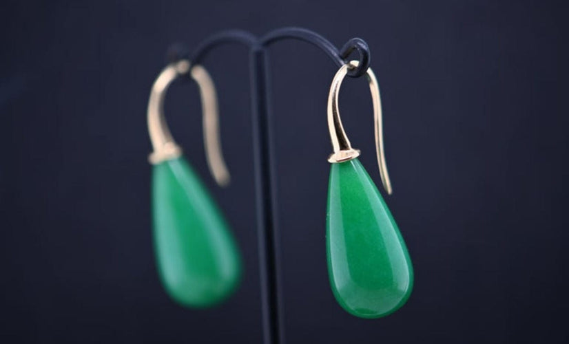 Boucles d'oreilles Boucles d'oreilles pendantes en or avec pierre de jade 58 Facettes