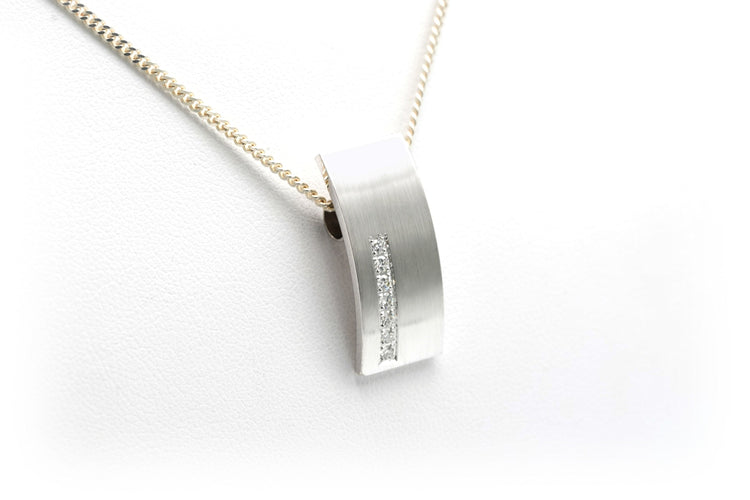 Pendentif Pendentif contemporain or blanc, diamants 58 Facettes B713