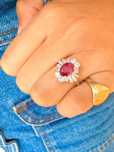 Bague 54 Bague marquise rubis et diamants en or blanc 18 carats 58 Facettes