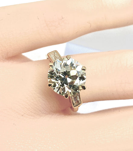 Bague Bague or jaune, diamant 4,17 carats et diamants baguettes 58 Facettes AB418