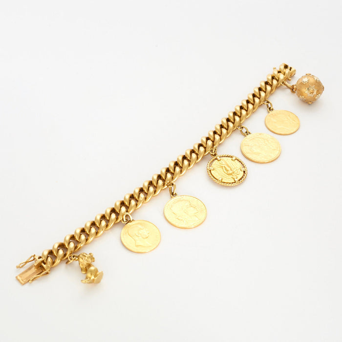 Yellow gold curb chain