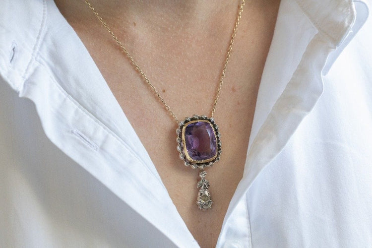 Collier Collier en or jaune et argent, imposante améthyste et diamants taille rose, vers 1900 58 Facettes 11294
