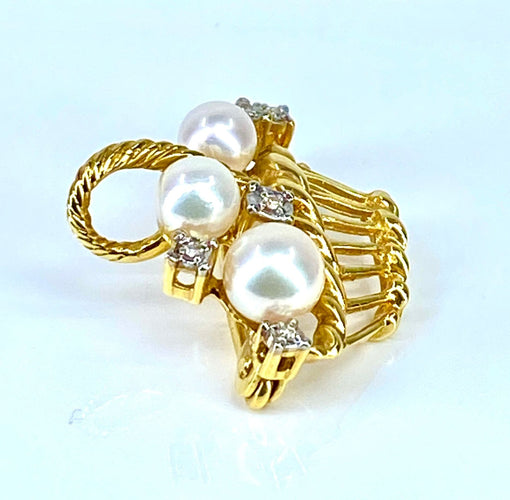 Broche Broche panier en or jaune, 3 perles et 5 diamants 58 Facettes AB467