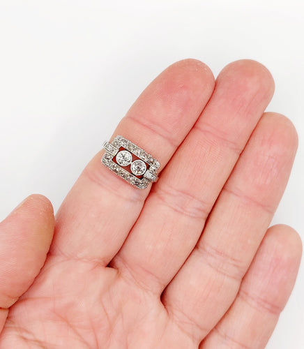 Bague 55 Bague tank art déco en or blanc 18k et diamants taille ancienne 58 Facettes A06328