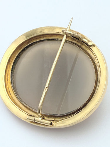 Broche Importante broche camée avec profil de jeune femme monté sur or jaune 18K 58 Facettes