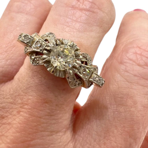 Bague Bague de style ART DECO en or et platine vues avec diamants 58 Facettes Q976A