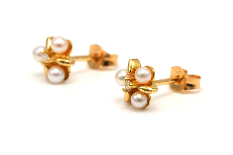 Boucles d'oreilles Boucles d'oreilles contemporaines or jaune serties de perles et de diamants 58 Facettes B761