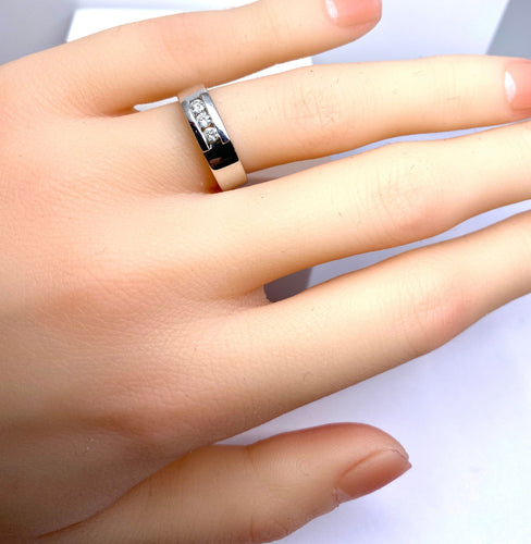 Bague 49 Bague en or blanc 18 carats, trilogie 3 diamants 58 Facettes AB532