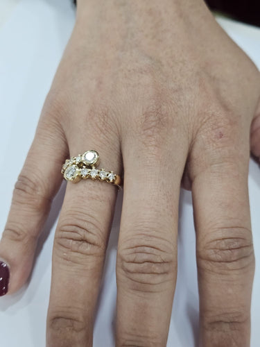 Bague 55.5 Bague contemporaine à griffes en or jaune et diamants 1,00 ct 58 Facettes Q386B