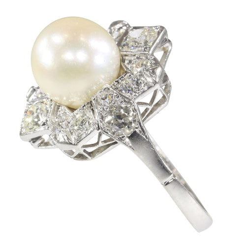 Bague 50 Géométrie du glamour : exploration d'une bague Art déco belge des années 1920 58 Facettes 22132-0317