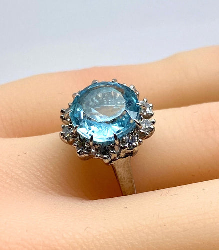 Bague 49 Bague en or blanc 18 carats, aigue marine et diamants 58 Facettes AB495