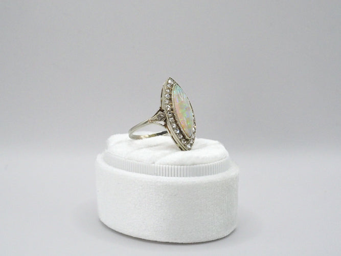 Bague 60 Bague Marquise or blanc Opale Diamants 58 Facettes 4946