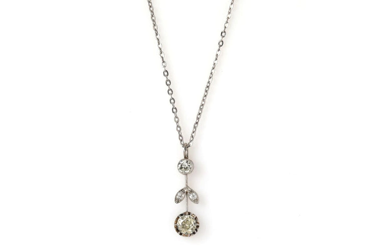 Pendentif Pendentif ancien Art Nouveau en platine avec diamants, début XXe siècle 58 Facettes 10079