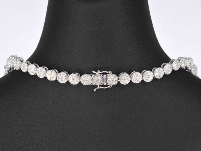 Collier Collier en or blanc serti de diamants de 15 carats 58 Facettes 2187