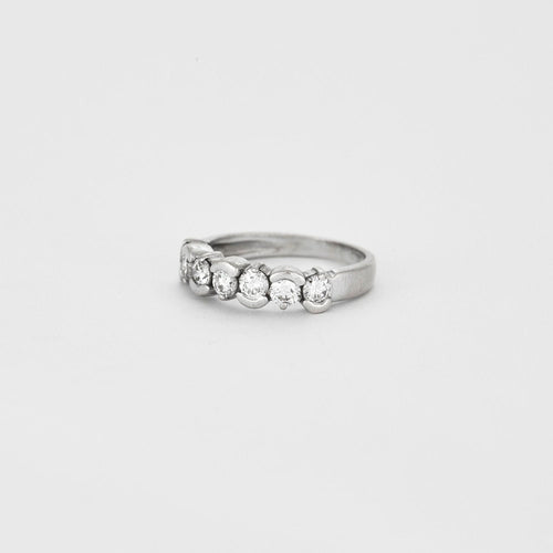 Demi-alliance en or rhodié et diamants 58 Facettes 240251