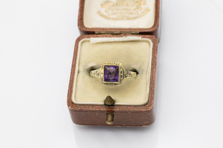 Bague Bague ancienne avec améthyste carrée en or jaune 14k, vers 1920 58 Facettes 11732