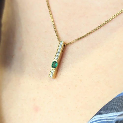 Pendentif Pendentif en or jaune diamants et émeraude 58 Facettes 29725