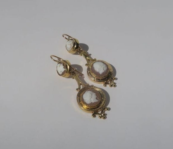 Boucles d'oreilles Boucles d'oreilles dormeuses 19e pendantes camées 58 Facettes