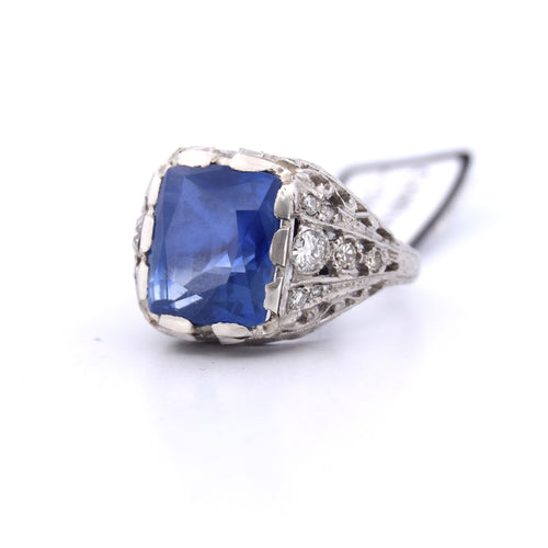 Пръстен от Платина със сапфир и диаманти 