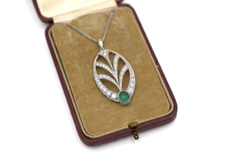Collier Collier Art Nouveau en or blanc 18k avec diamants 1,58ct et émeraude cabochon 58 Facettes 11788